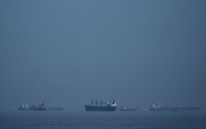 400 gəmi Hörmüzdən keçid icazəsi gözləyir