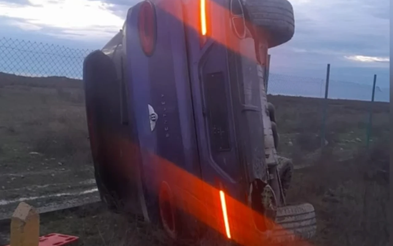 Bakı–Quba yolunda “Bentley” aşdı - VİDEO