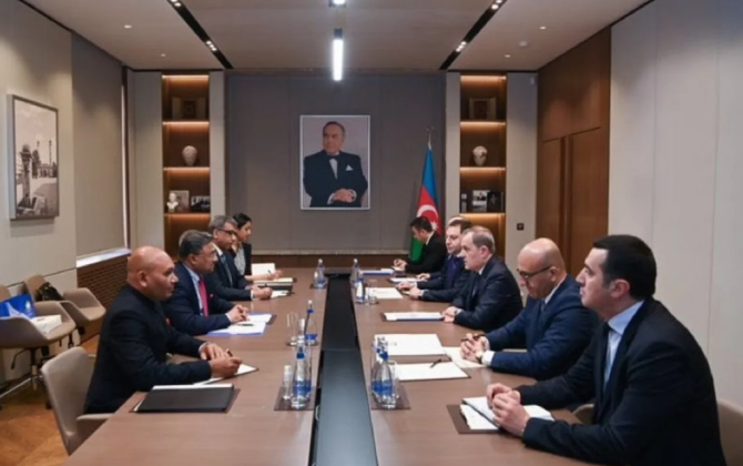 Bakı və Nyu-Delhi ticarət, turizm, əczaçılıq və terrorizmə qarşı mübarizəni müzakirə edib