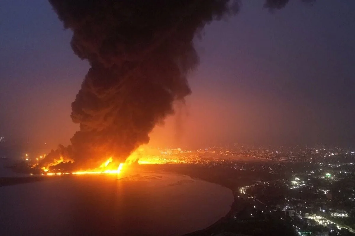 БПЛА упал на нефтяной комплекс в иракской Басре - ФОТО/ВИДЕО