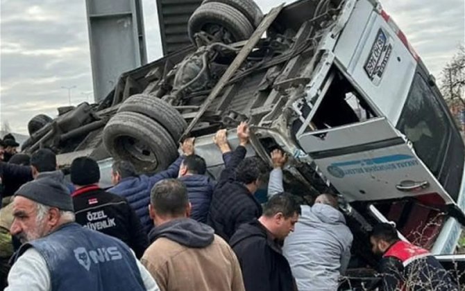 В результате аварии на автодороге Анкара - Стамбул погибли 4 человека, еще 13 пострадали