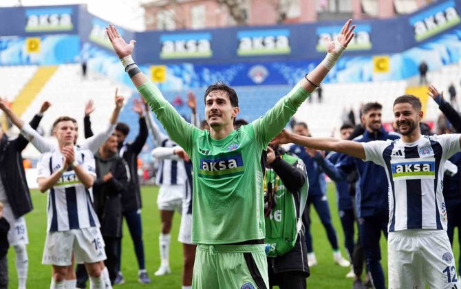 Qapıçı öz yerindən rəqib qapıya qol vurdu - VİDEO