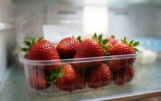 Çiyələkləri yuduqdan sonra əsla soyuducuya qoymayın