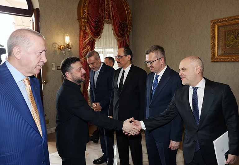 Эрдоган и Зеленский провели встречу в Стамбуле