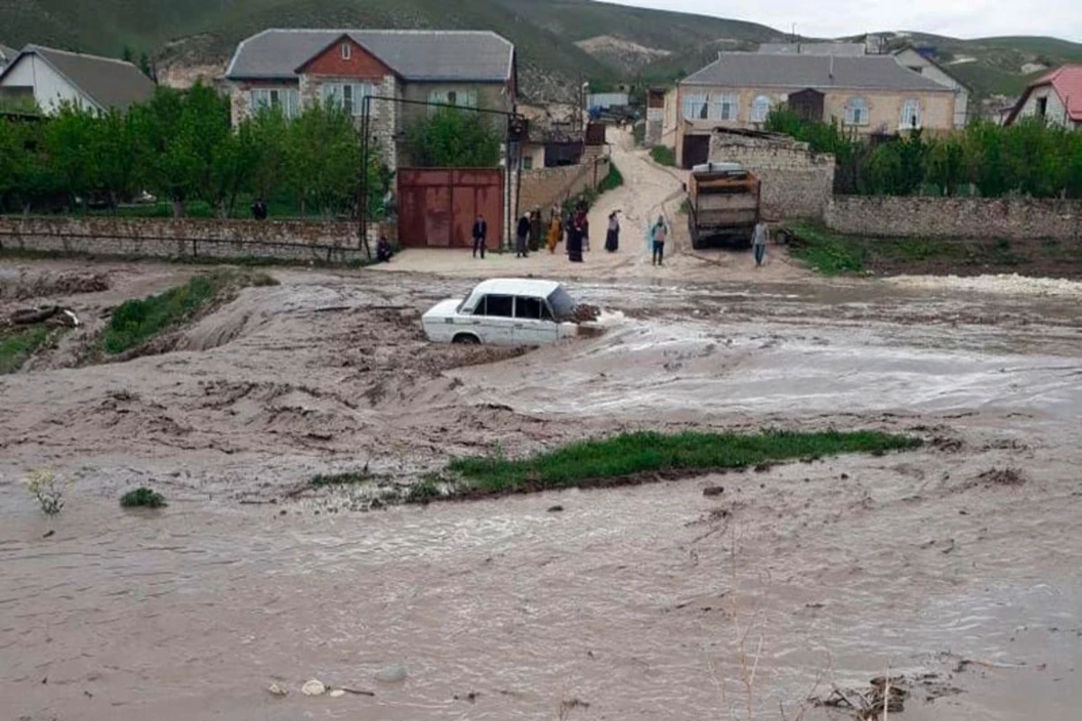 Dağıstanda sel gəlib, evləri su basıb