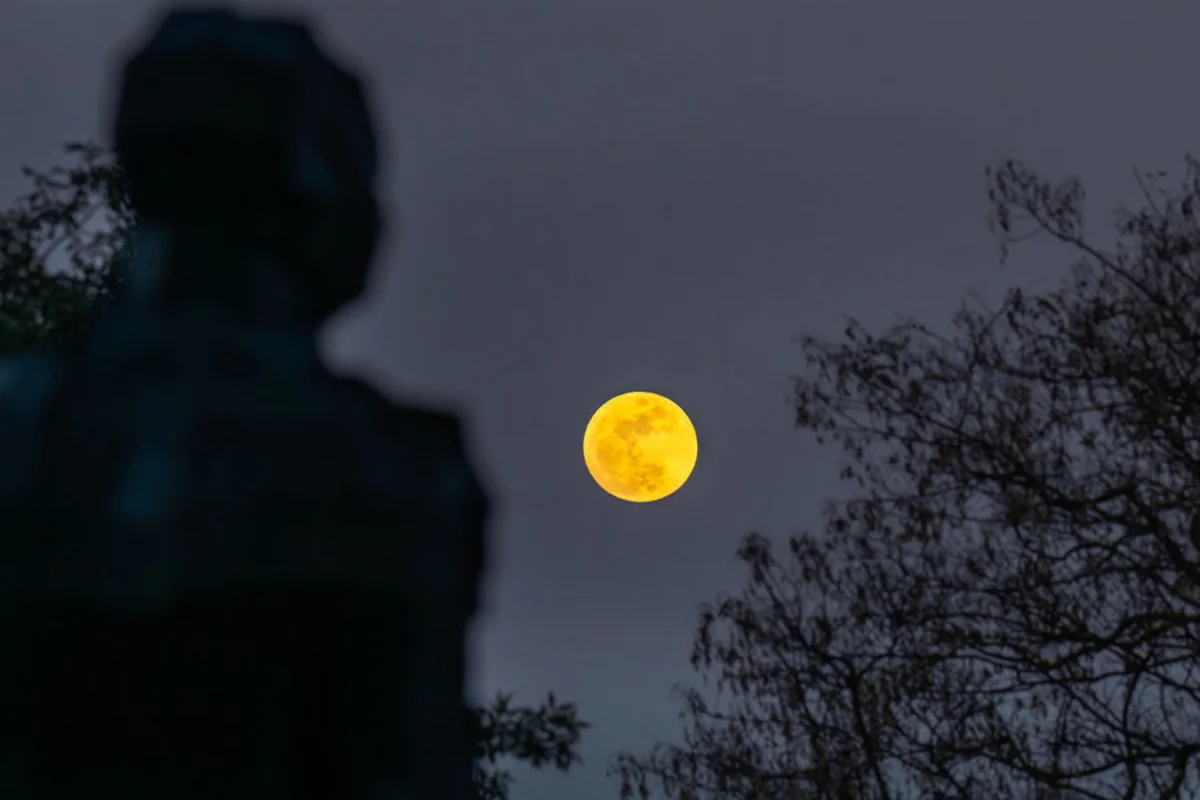 Стало известно, почему началась новая лунная гонка