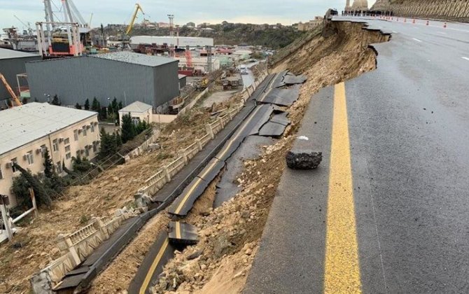 Bibiheybət yolunda torpaq sürüşməsi təhlükəsi - Hərəkət qismən məhdudlaşdırıldı