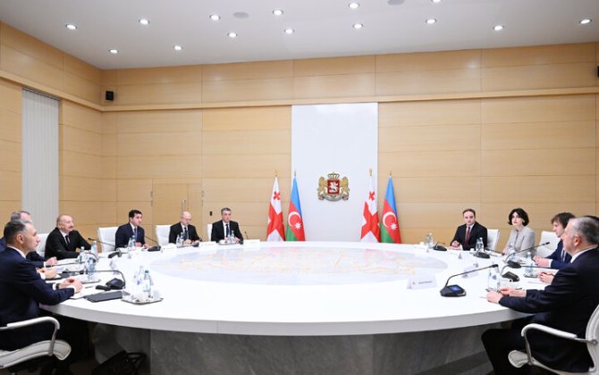 İlham Əliyevin İrakli Kobaxidze ilə geniş tərkibdə görüşü oldu - FOTO