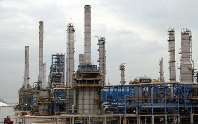 İsrail İranın ən böyük neft-kimya zavoduna zərbə endirib