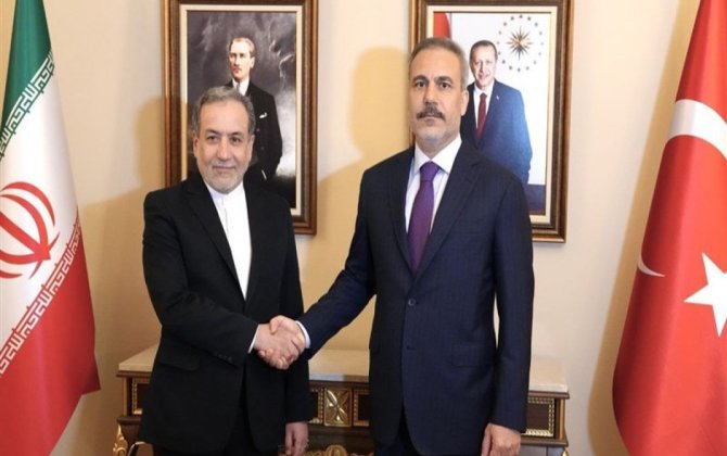 Türkiyə və İran XİN başçıları regional hadisələri müzakirə edib