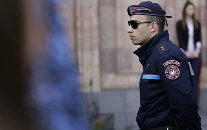 Ermənistanda İqtisadiyyat Nazirliyi yaxınlığında atışma baş verib, bir nəfər yaralanıb