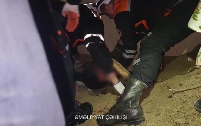 В Баку при обрушении дома пострадала женщина-ВИДЕО