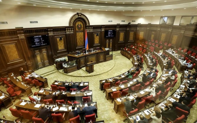 Парламент Армении принял поправки о запрете имен в названиях партий