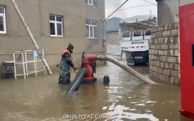 Bakı və Abşeronda yağış nəticəsində yaranan problemlərin həlli istiqamətində işlər aparılır - VİDEO