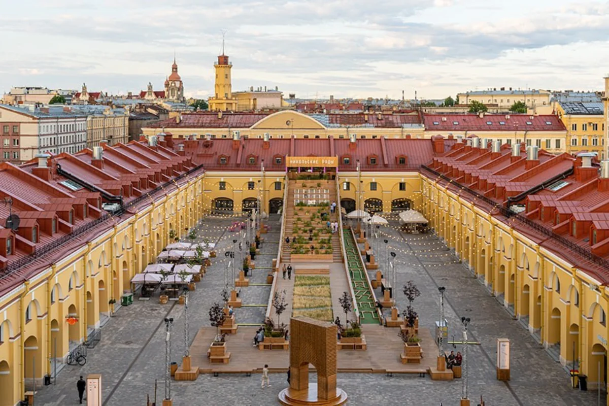 Azərbaycanlı milyarder Sankt-Peterburqda hotel kompleksinin sahibi oldu