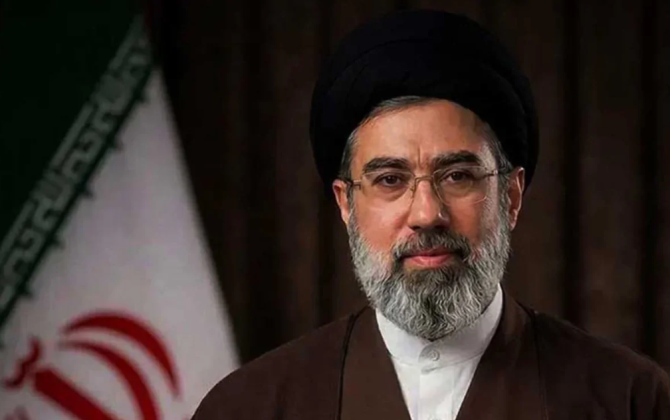 Xamenei: İran öz hüquqlarından imtina etməyəcək