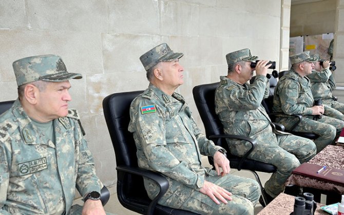 Müdafiə Nazirliyinin rəhbər heyəti taktiki təlimin gedişatını yoxladı - FOTOLAR