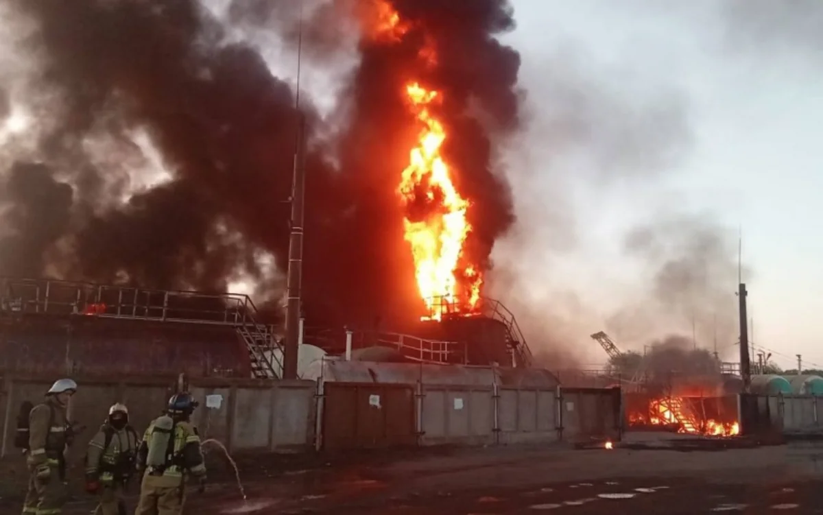 Meksikada neft zavodunda güclü YANĞIN - VİDEO
