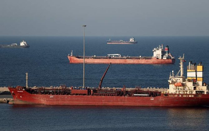 Иран выборочно пропускает суда через Ормузский пролив