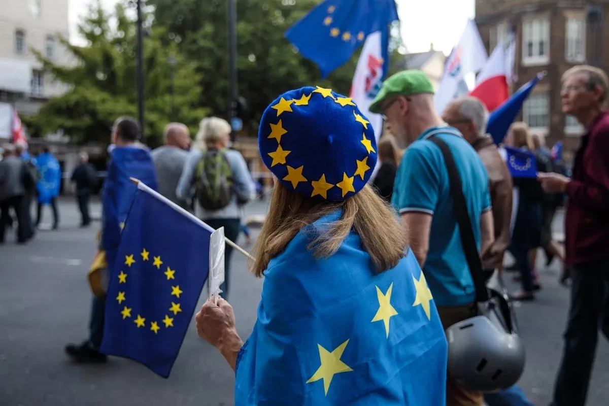 KİV: Avropalılar ABŞ və Çin şirkətlərinə etibar etmir