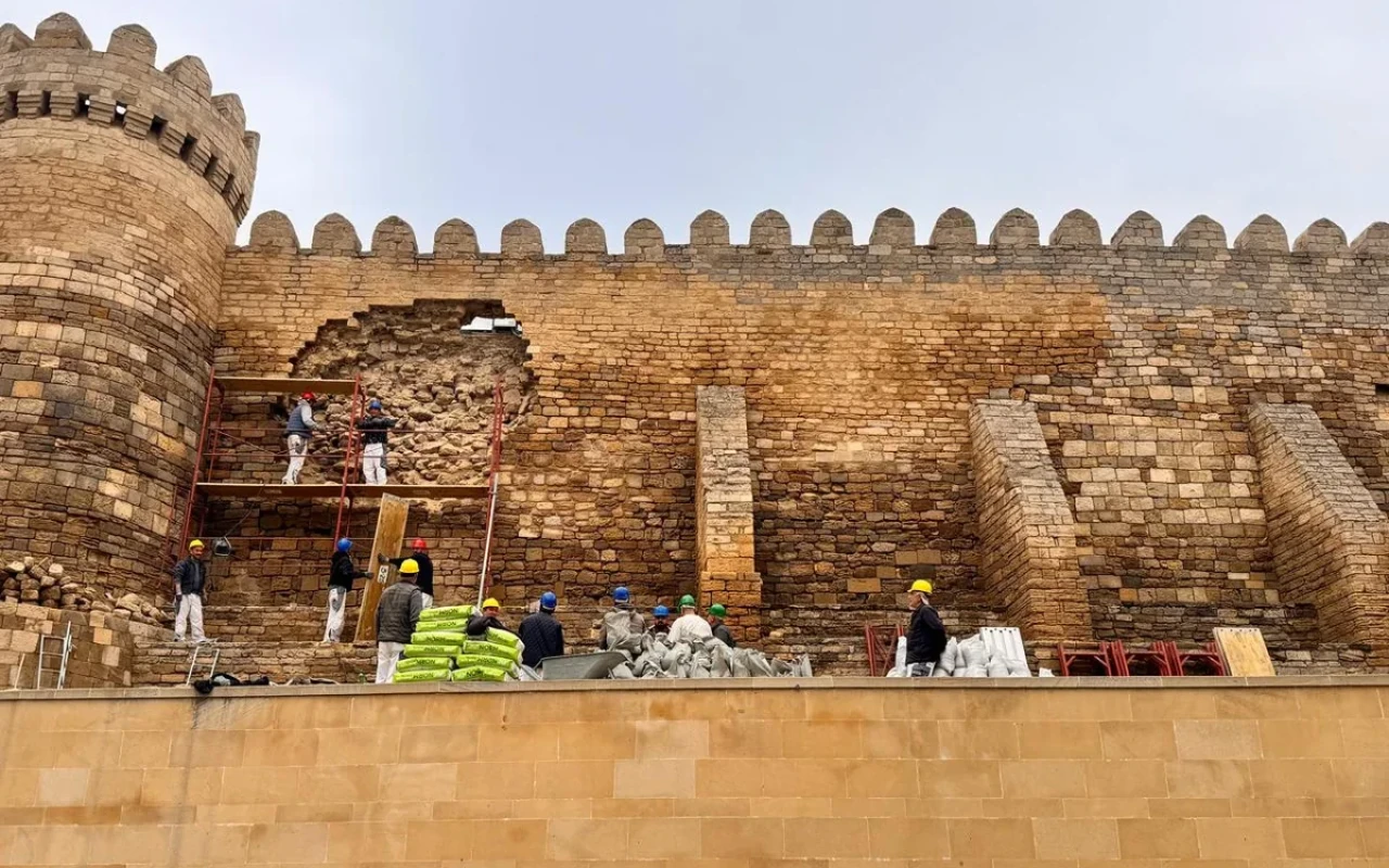 İçərişəhər Qala divarının dağılan hissəsində təcili tədbirləri görüləcək