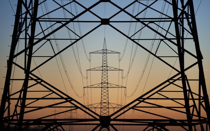 В ФРГ на пассажирский поезд упал контактный провод