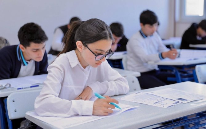 Bu gün 52 mindən çox şagird buraxılış imtahanı verəcək