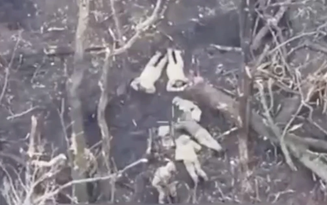 Ruslar Pasxa bayramı atəşkəsi başlayan kimi ukraynalı əsirləri güllələdi...+VİDEO