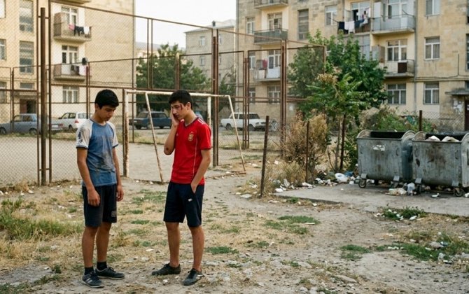 Məktəb yoldaşını bir yumruqla öldürdü: Köhnə sevgilimlə danışırdı