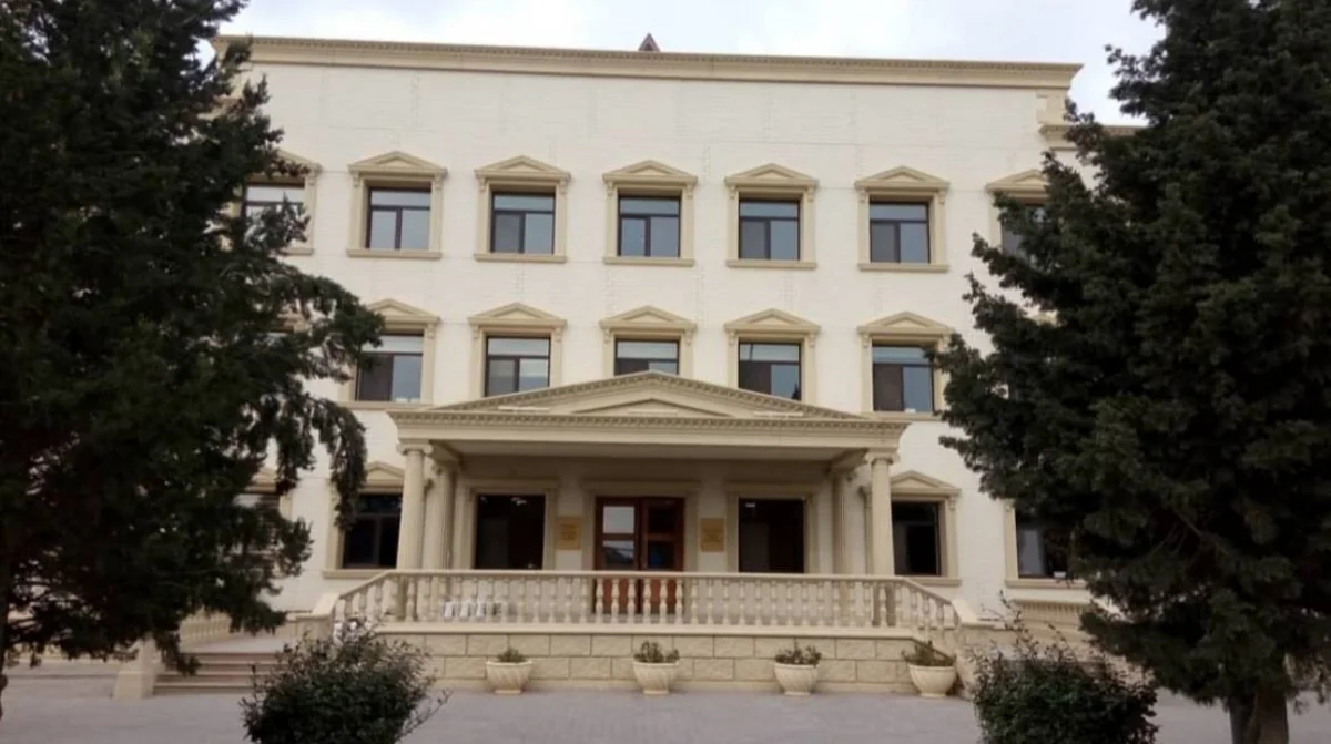 İnternat məktəbində olay – Direktor ağır yaralanan şagirdi niyə xəstəxanaya aparmağa qoymadı?