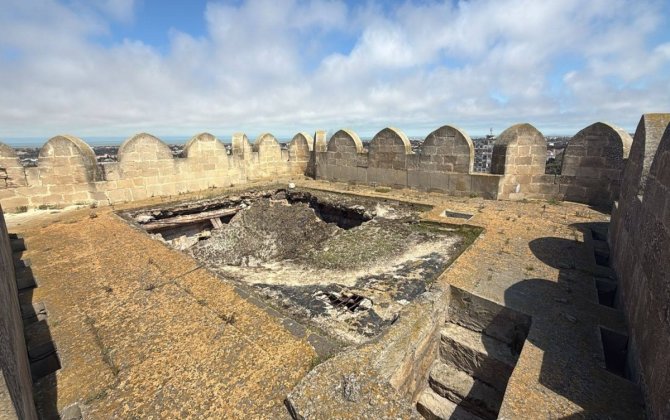Böyük Mərdəkan qəsrində çökmə olub - FOTO