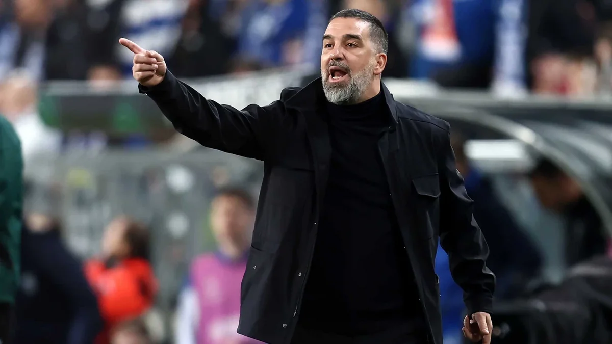 Hava həyəcanı siqnalı verildi - Arda Turanın komandası oyunu yarımçıq qoydu