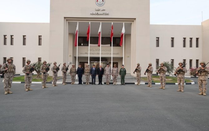 Министр обороны Турции посетил Катар-ФОТО