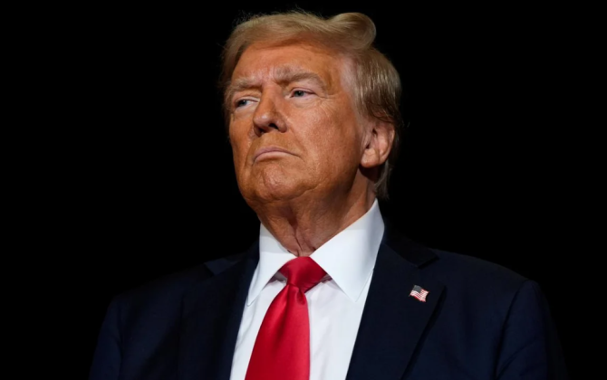 Tramp Roma Papasından üzr istəmək niyyətinin olmadığını bildirib