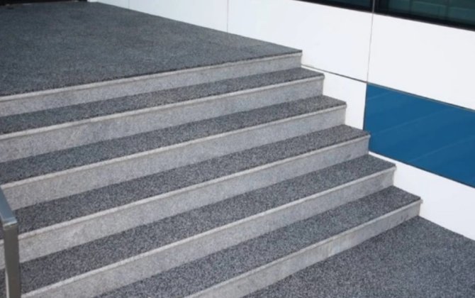 60 yaşlı kişi pilləkəndən yıxılaraq öldü