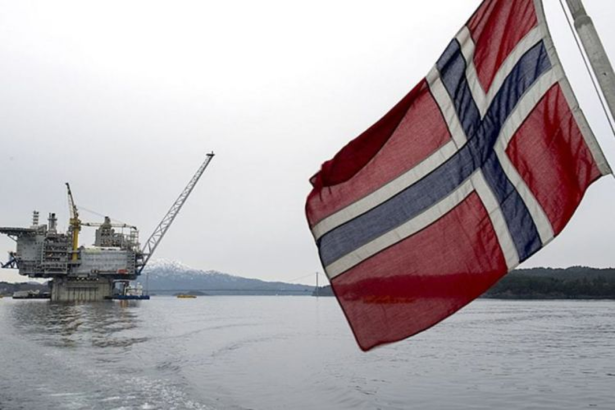 ABŞ Prezidenti Britaniyanı Şimal dənizi neftini hasil etməməkdə qınayıb