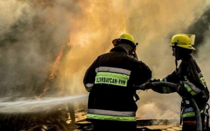 Bakıda evdə yanğın söndürülüb - YENİLƏNİB - VİDEO