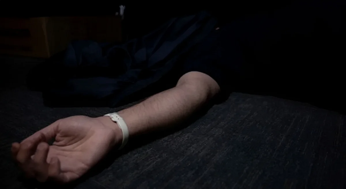 Neftçalada marketin anbarından meyit tapıldı