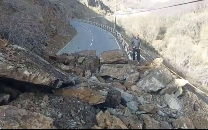 Naxçıvanda qaya uçqunu