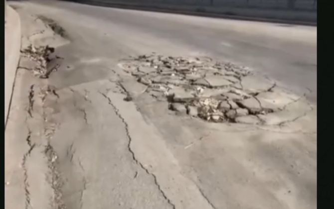 ️Sabunçu körpüsündə yol çökdü - VİDEO