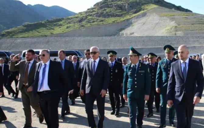Официальные лица Азербайджана и РФ ознакомились с ходом реализации автомобильного моста Агбенд
