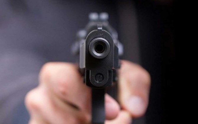 Axtarışda olan şəxs polisləri güllələdi - Ölən və yaralananlar var