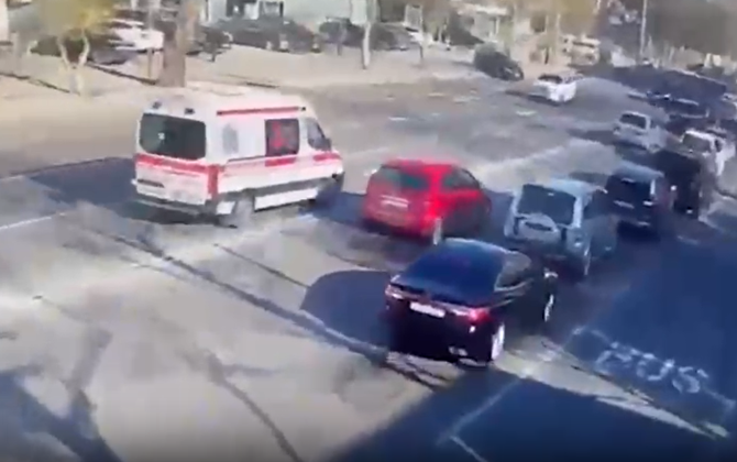 В Баку водитель скорой помощи под наркотиками устроил опасную езду-ВИДЕО