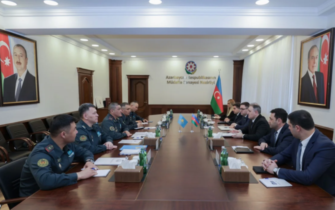 Qazaxıstanla Azərbaycan arasında müdafiə sənayesi sahəsində ikitərəfli əməkdaşlığın inkişafı müzakirə olunub