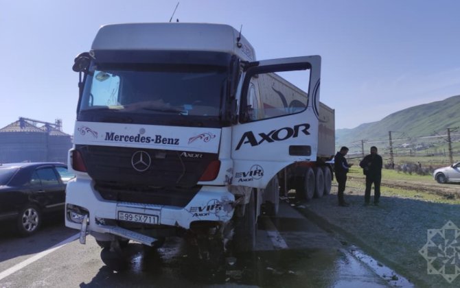 Bakı-Quba yolunda yük və minik avtomobilləri toqquşdu - FOTOLAR