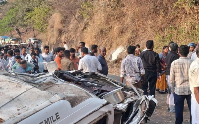 Mikroavtobus qəzaya düşdü - Ölənlər var