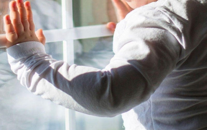 Bakıda üç yaşlı uşaq 4-cü mərtəbədən yıxılaraq ölüb