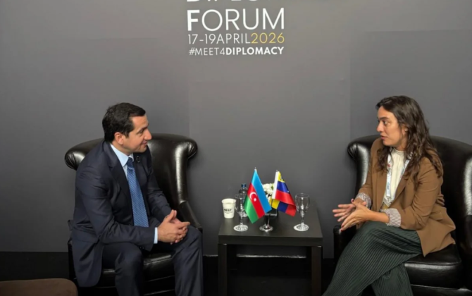 Hikmət Hacıyev Venesuelanın xarici işlər nazirinin müavini ilə görüşüb