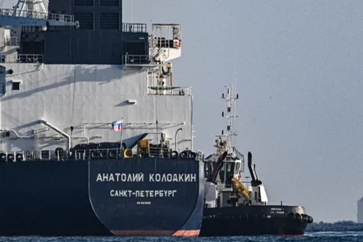 ABŞ enerji qiymətlərini aşağı salmaq məqsədilə Rusiya neftinin satışına sanksiya güzəştini uzadıb