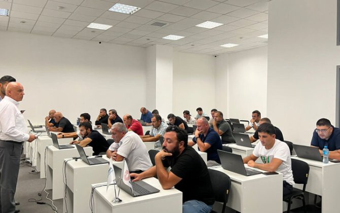 İmtahandan keçən taksi sürücüləri şəhadətnamələrini sabahdan etibarən ala bilərlər